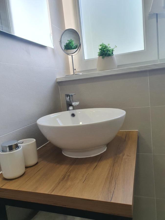 Apartman Leona 4*, Kantrida Rijeka Exterior foto